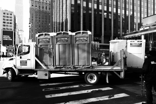Best Porta potty delivery and setup  in Valley City, ND